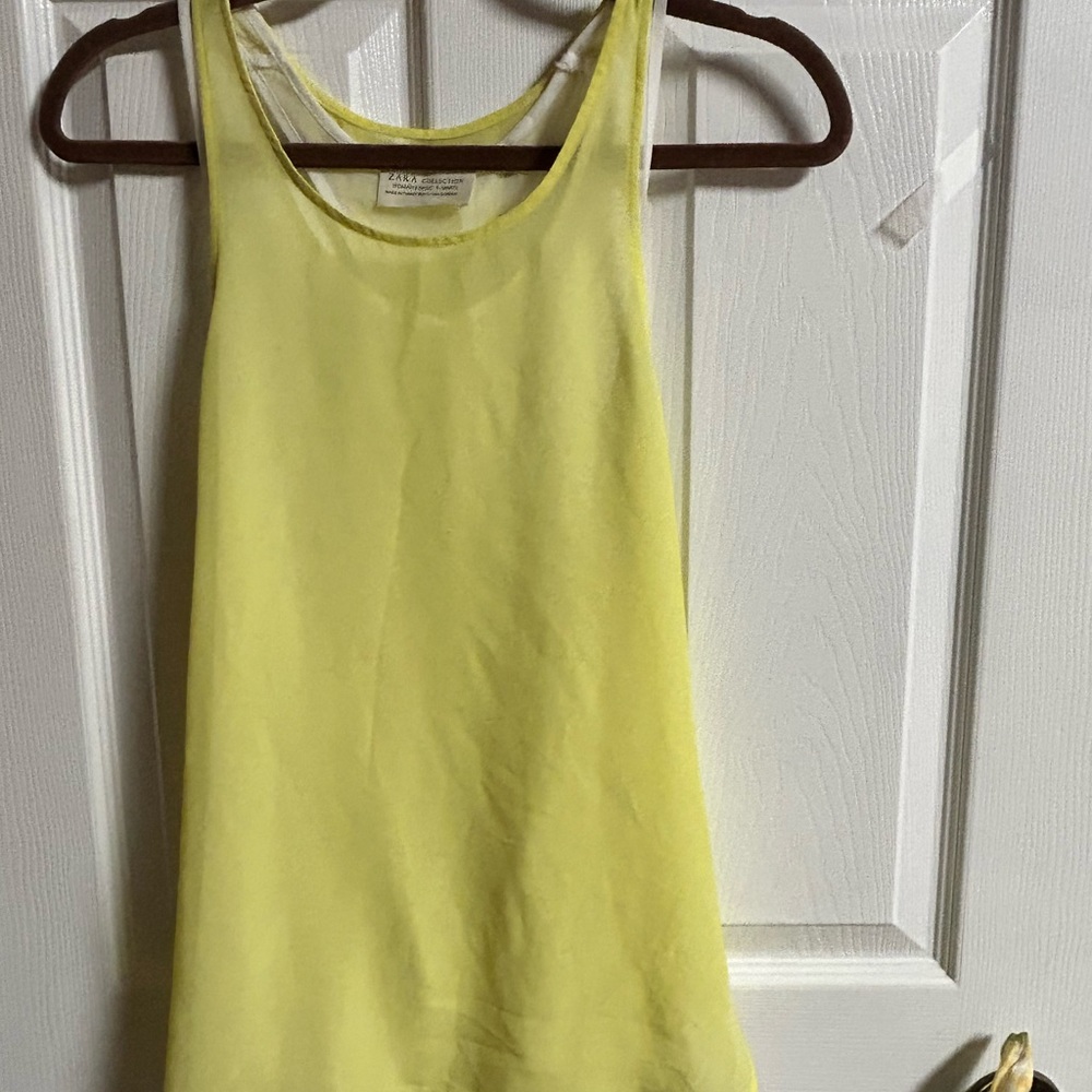 Zara razor back WOMENS Tshirt